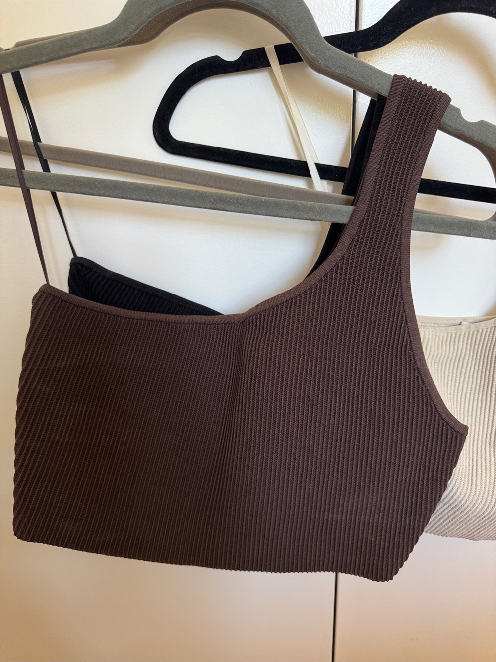 Babaton Mauve-Brown Ribbed One-Shoulder Top